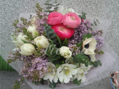 kvetinarstvi-praha-sasanky-pryskyrniky-tulipany-alstroemerie-serik-rozvoz-kvetin-po-praze