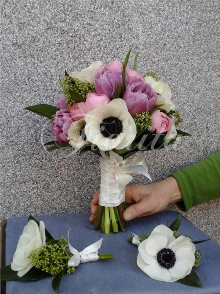 kvetiny-praha-svatebni-kytice-nevesty-anemony-tulipany-pryskyrnik-1