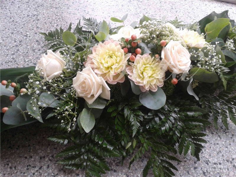 kvetiny-praha-svatebni-stolni-aranzma-2