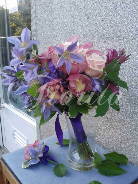 svatebni-kytice-plamenek-ruze-hortenzie-orchidea-4