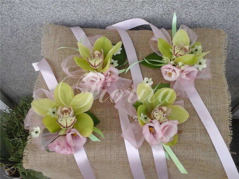 svatebni-kytice-praha-naramek-z-kvetin-eustomy-orchideje-snedek-1