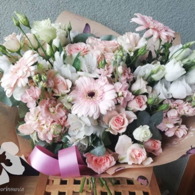 Romantic pink bouquet R18