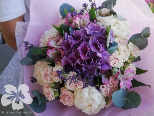 Mixed bouquet with hydrangea