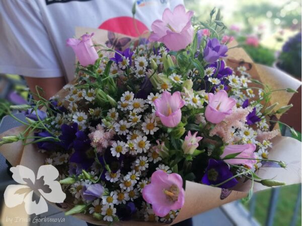 Meadow bouquet with bells L10