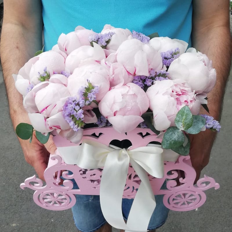 Bouquets and boxes of peonies